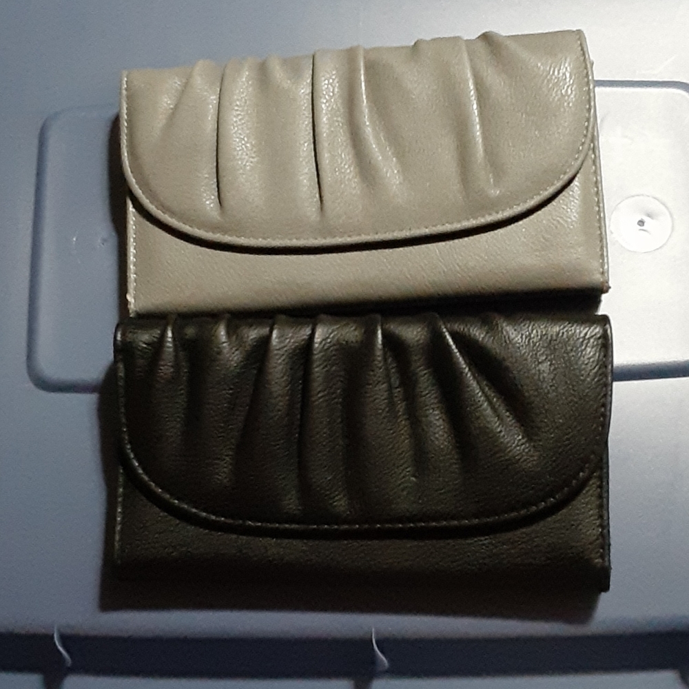 Set of 2 wallets